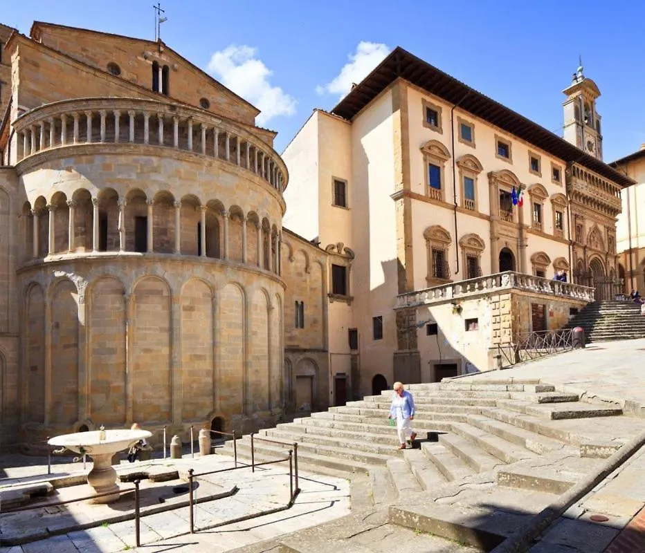 La Corte Del Re Suite & Rooms Arezzo 2*,
