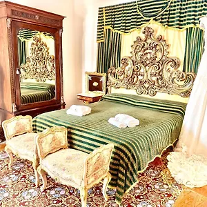 Palazzo Viola Panoramica Italien